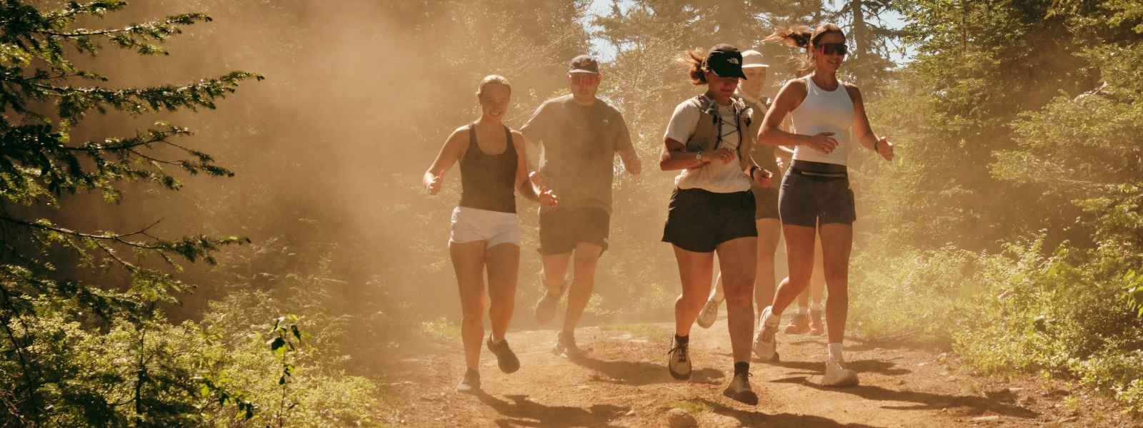 Coureur sur les sentiers de la Station Trail Grand-Fonds dans Charlevoix